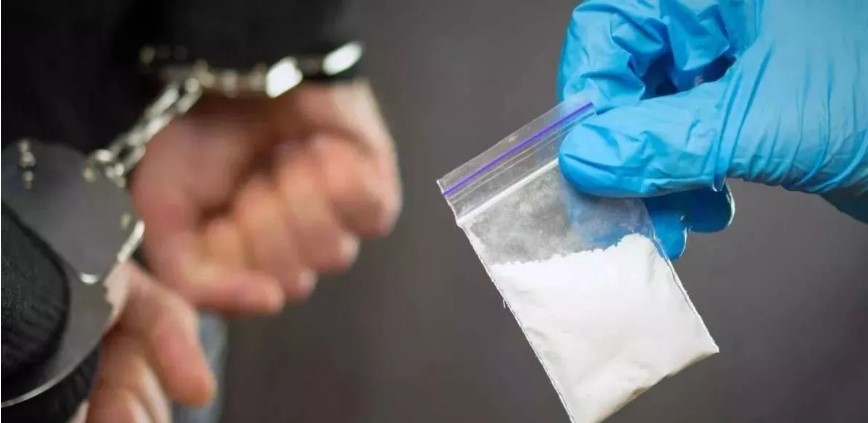 Police caught smack worth sixty lakhs