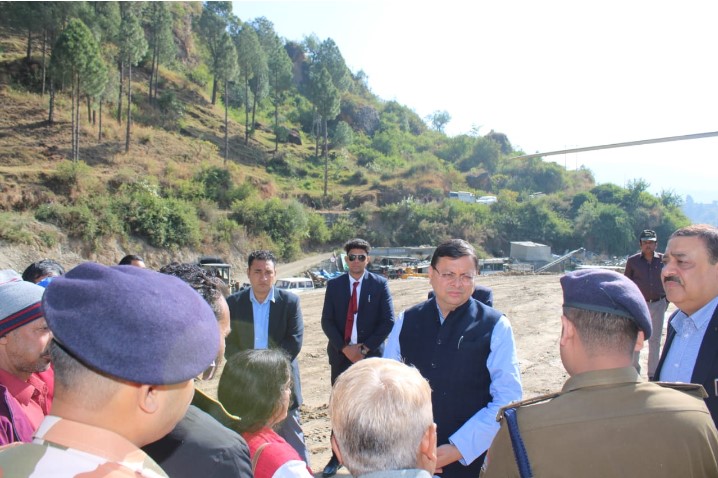 PM took information from CM about workers trapped in tunnel near Silkyara