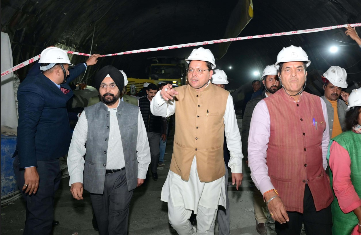 Chief Minister Dhami took stock of the Silkyara Tunnel Rescue Operation