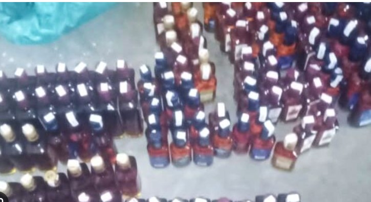 Excise department caught country liquor factory