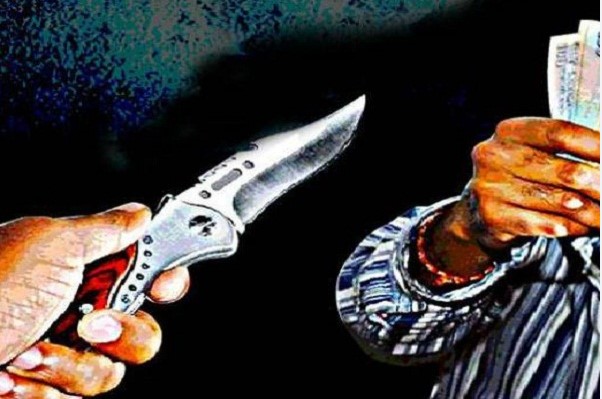 iPhone and cash looted at knife point