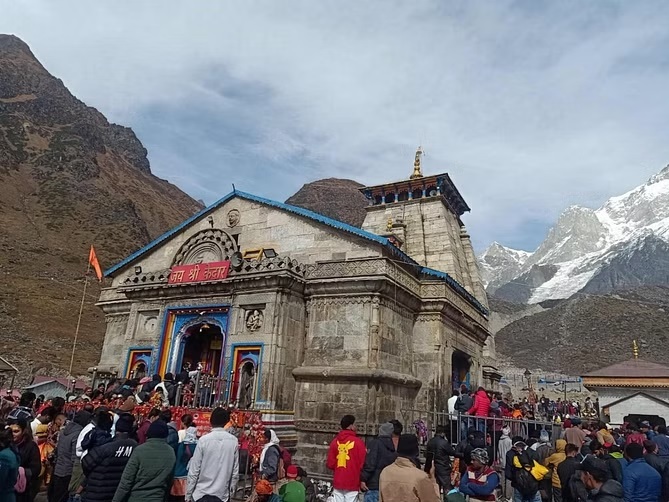 Process of closing the doors of Kedarnath Dham begins