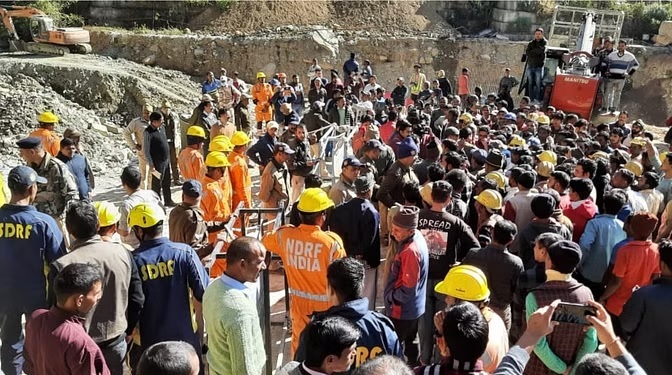 Workers protested when rescue was not done even after 78 hours