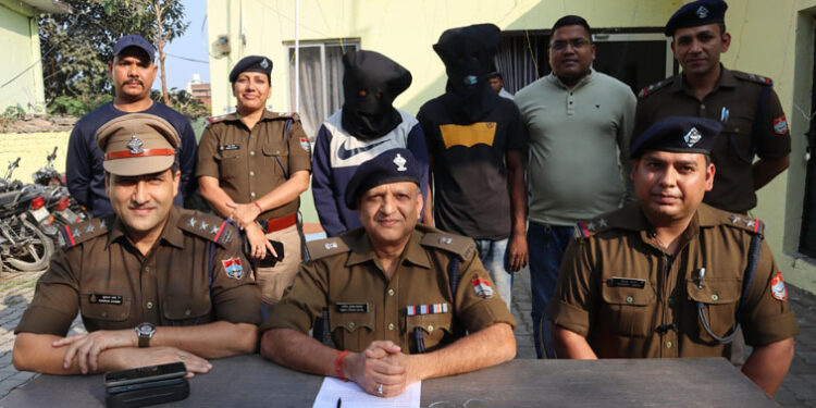 Two criminals arrested with rifle stolen from BJP leader's house