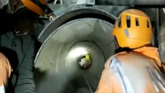 Workers can come out of any water tunnel