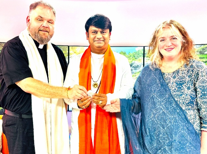 American White House religious leader honored Sanatan Dharmabhushan Swami Rajarajeshwar