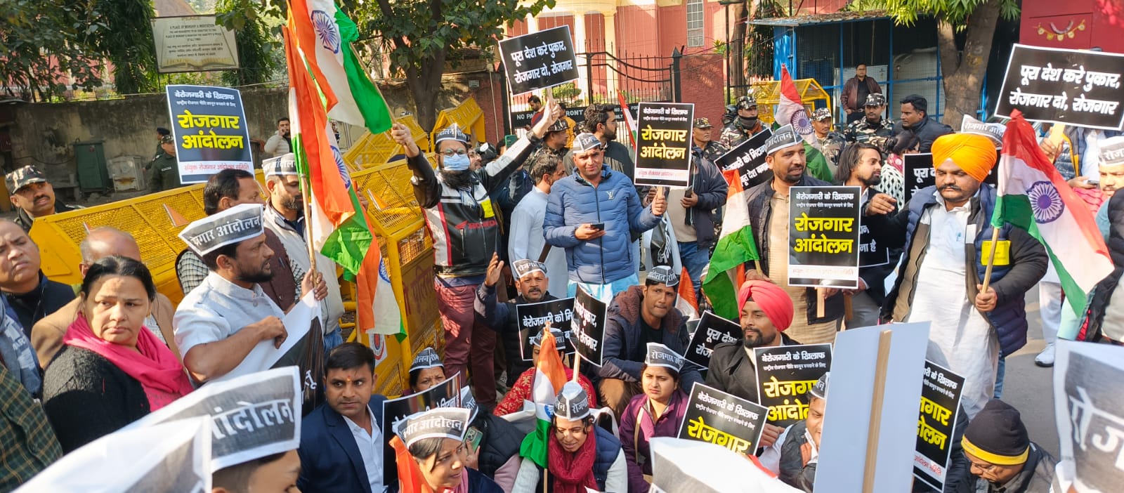 Police arrested hundreds of hunger strikers who reached Jantar Mantar to get National Employment Policy law made.
