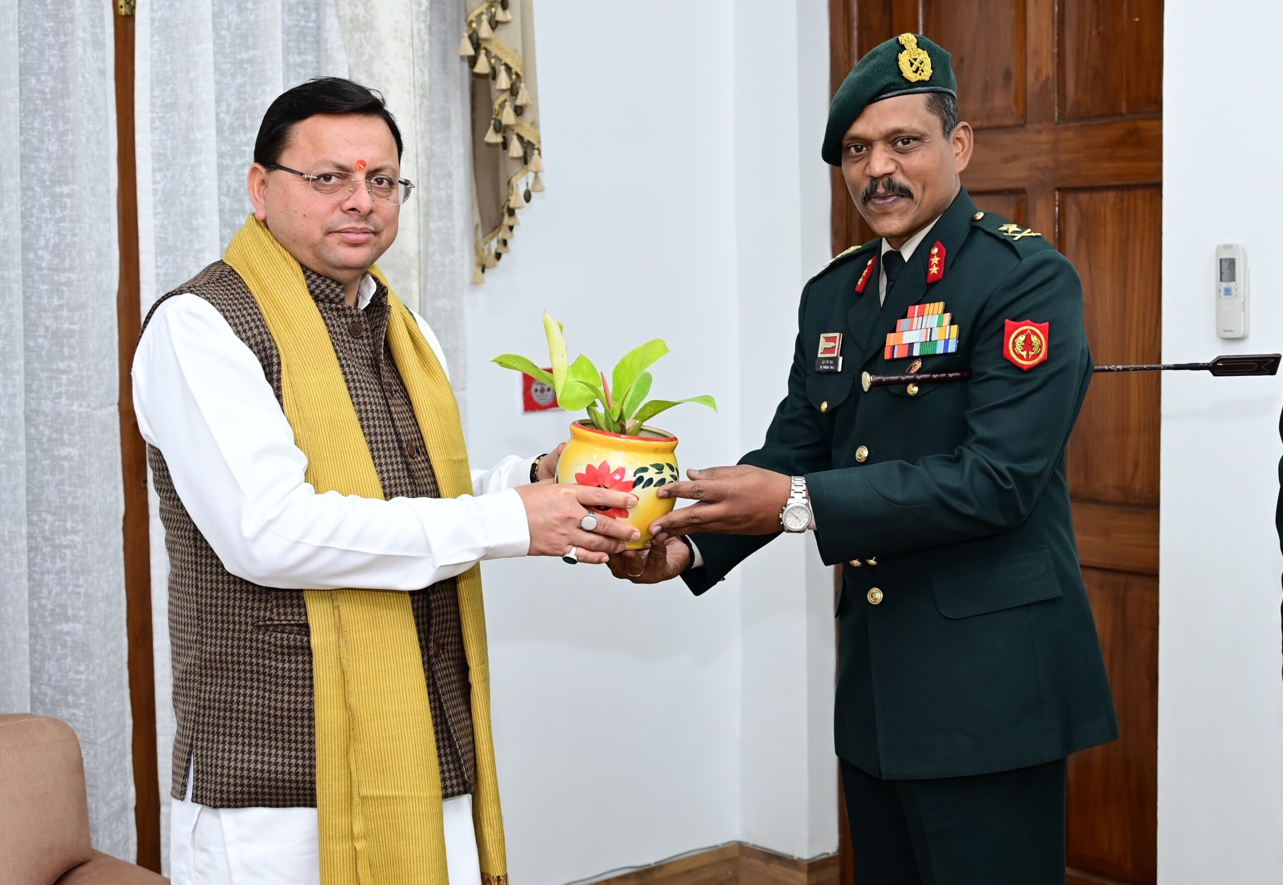 Major General R Premraj, GOC of Uttarakhand Sub Area, met the CM.