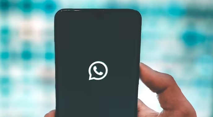 Lost four lakh rupees while trying to activate WhatsApp, case registered in the case