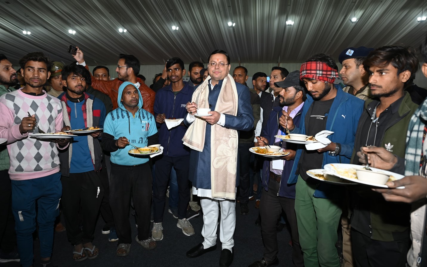 Chief Minister thanked the workers and environmental friends involved in the arrangements of the Global Investors Summit.