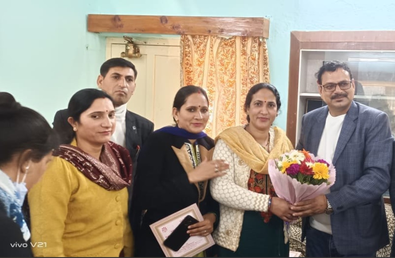 Nainbagh Mandal gave a warm welcome to Rajendra Rawat on his arrival in Nainbagh after becoming the State Coordinator (Cultural Cell).