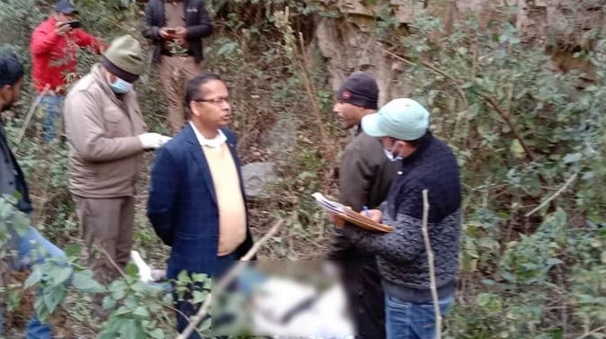 Dead body of a youth found lying in a ravine, suspicion of murder