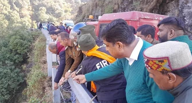 Man who went to give bread gets pushed by cow, dies