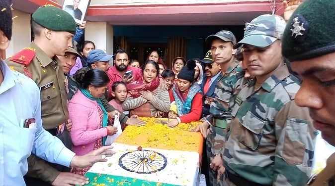 Martyr's mortal remains reach home, mother cries