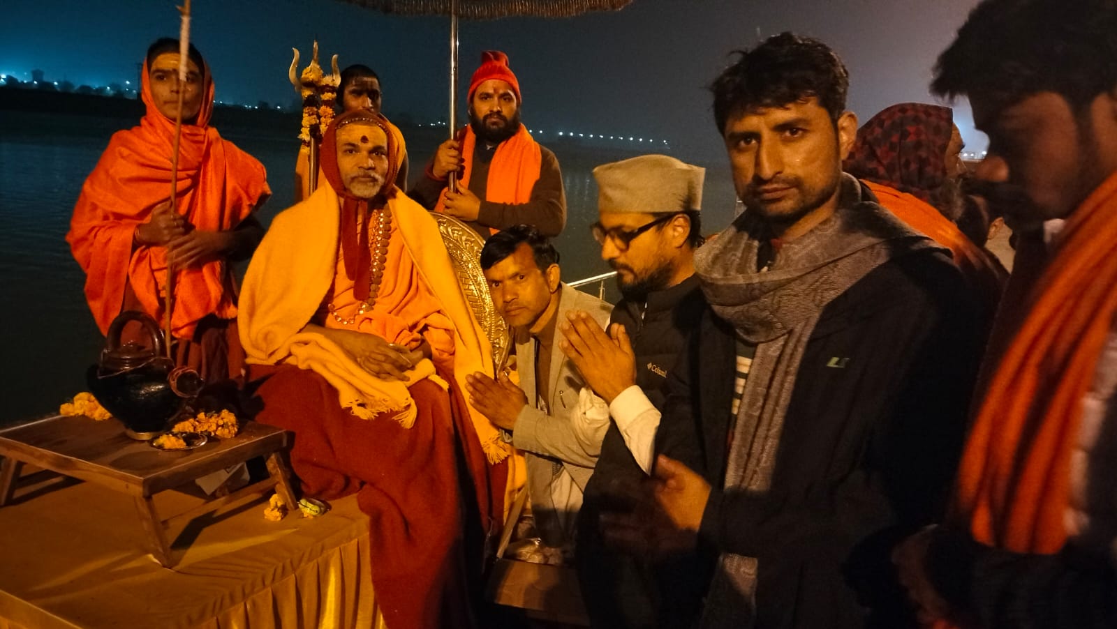 Jagadguru Shankaracharya gave his support to the original land law.