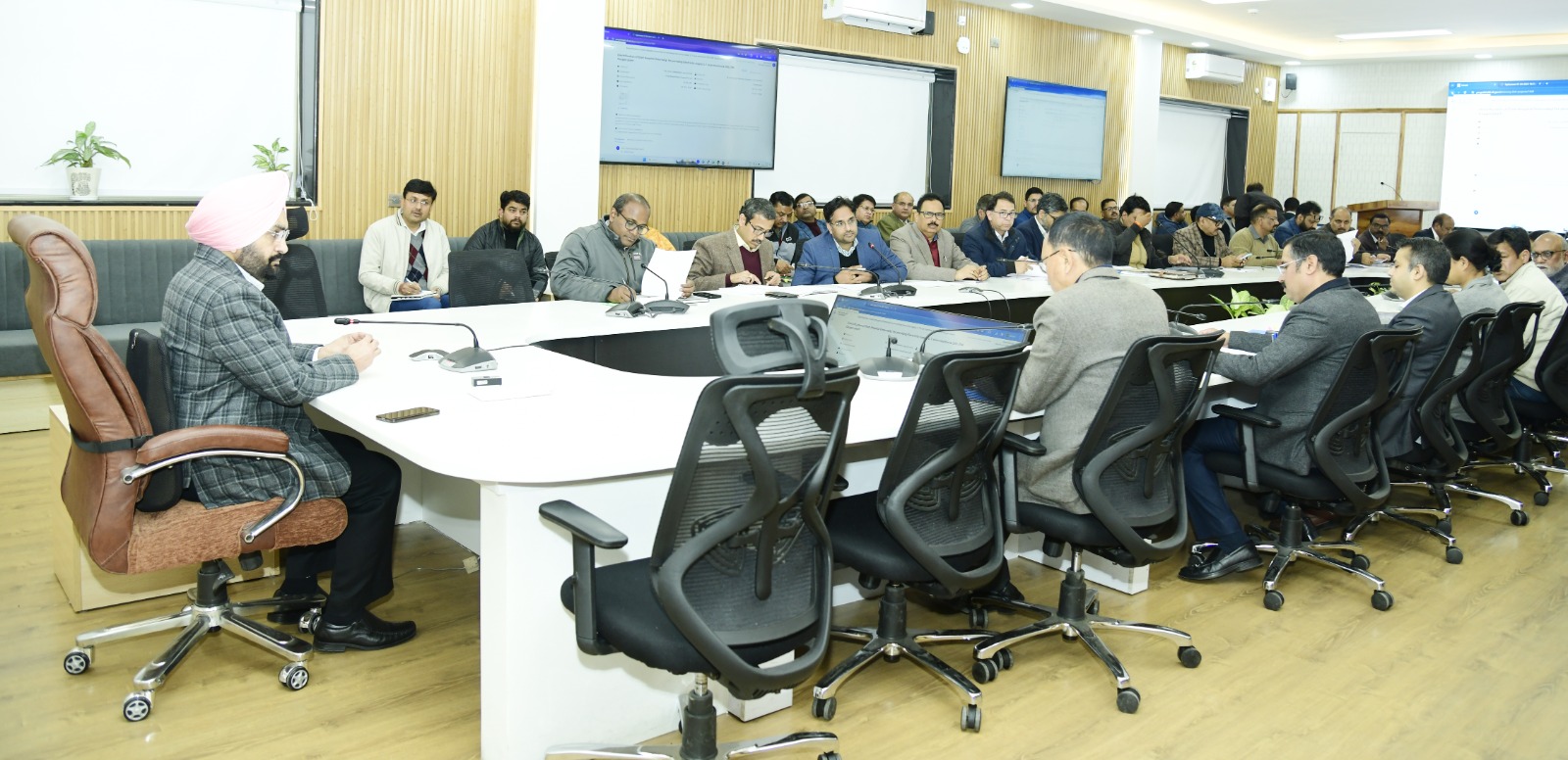 Chief Secretary reviews progress of various schemes funded by Missing Link
