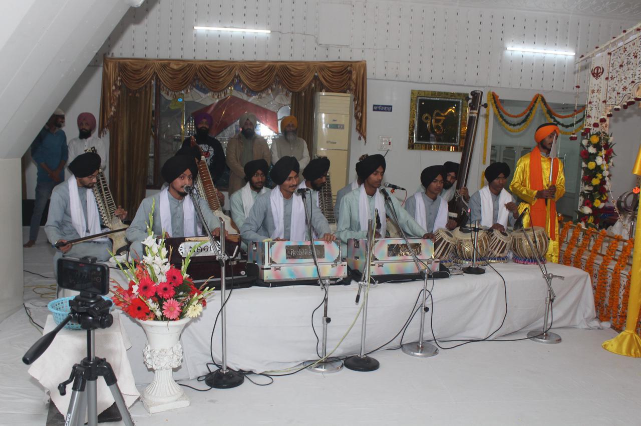 Prakash Parv of Guru Gobind Singh Ji Maharaj was celebrated with pomp and show.
