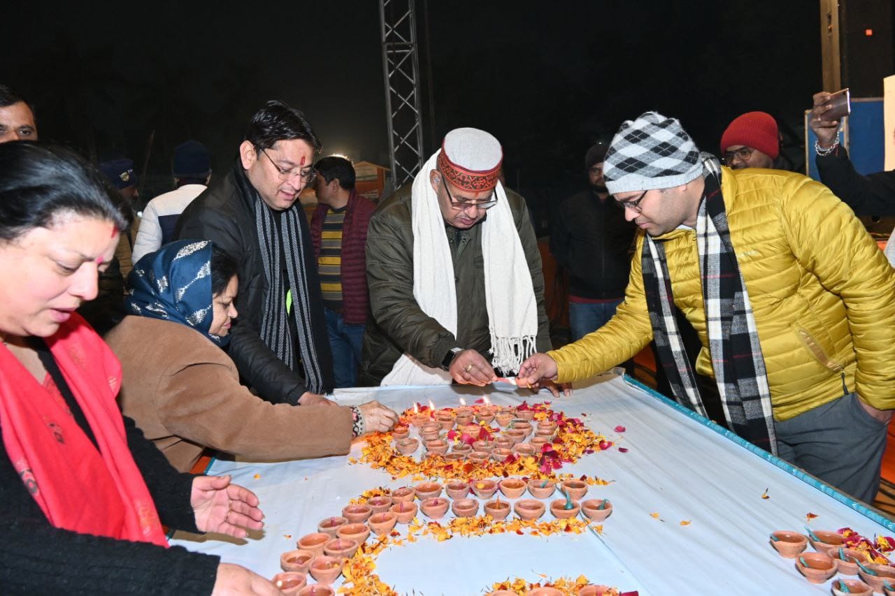 Minister Joshi participated in the National Saras Fair