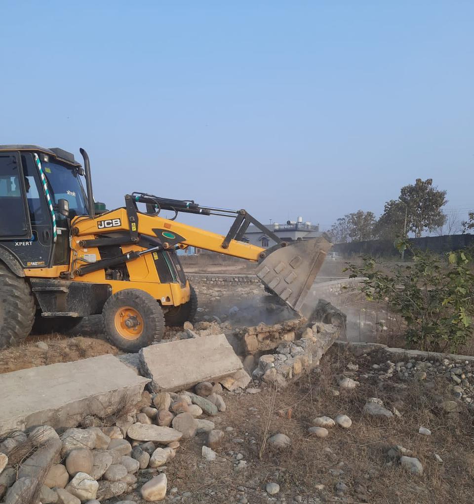 Illegal plating demolished in Selaqui area