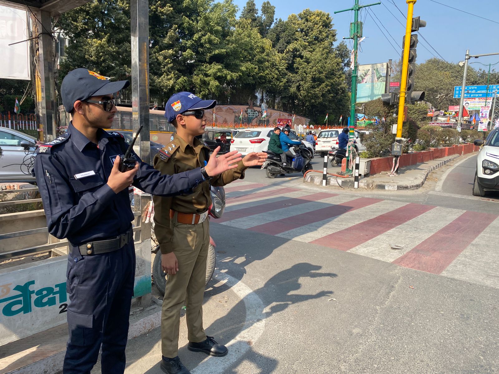 Pranjal and Abhay, students of Police Modern School, Dehradun, became traffic and CPU inspectors for 1 day.