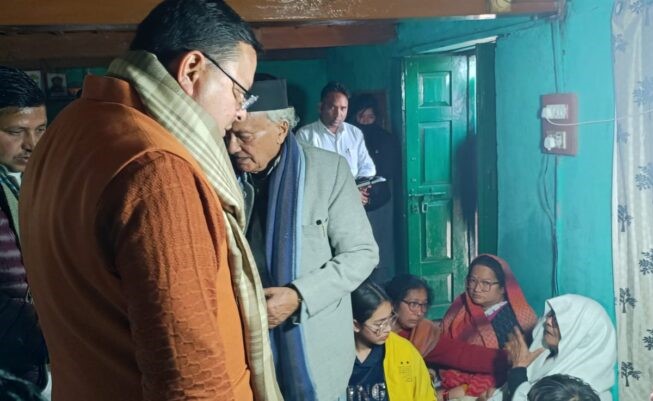 Chief Minister Late. Reached Hayat Singh Mehra's house and expressed condolences