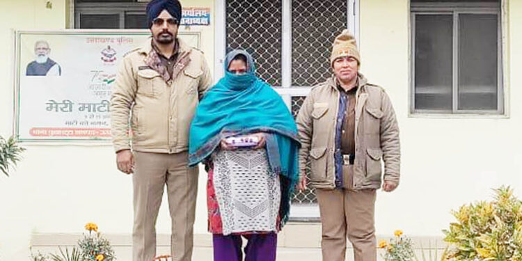 Female smuggler arrested with 154 grams of illegal hashish