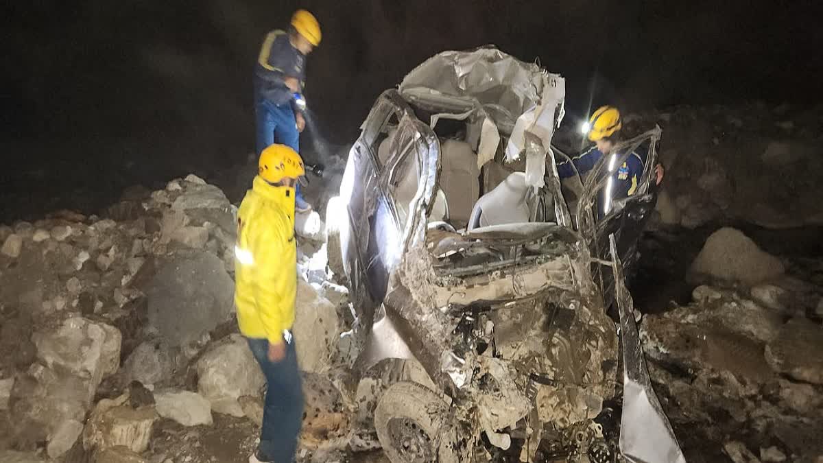 Two people died after their car fell into a ditch in Narendranagar