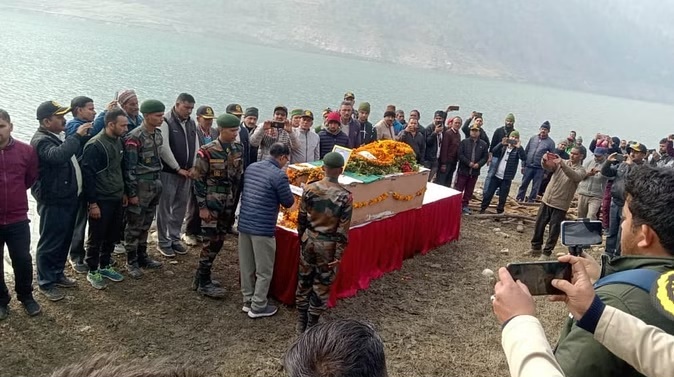Rifleman martyred on the border given final farewell with military honors