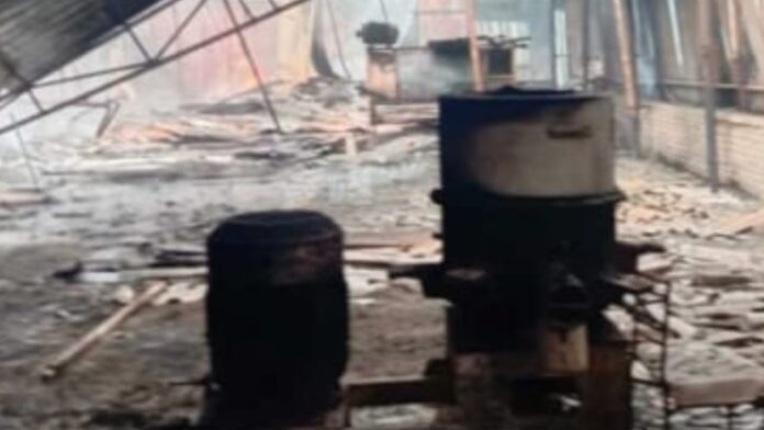 Fire breaks out in factory, goods worth lakhs burnt to ashes