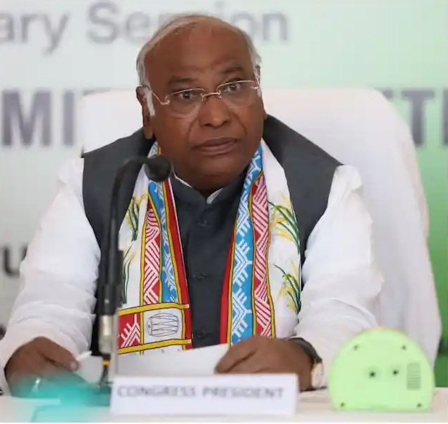 PM Modi considers himself the 11th incarnation of Lord Vishnu: Khadke