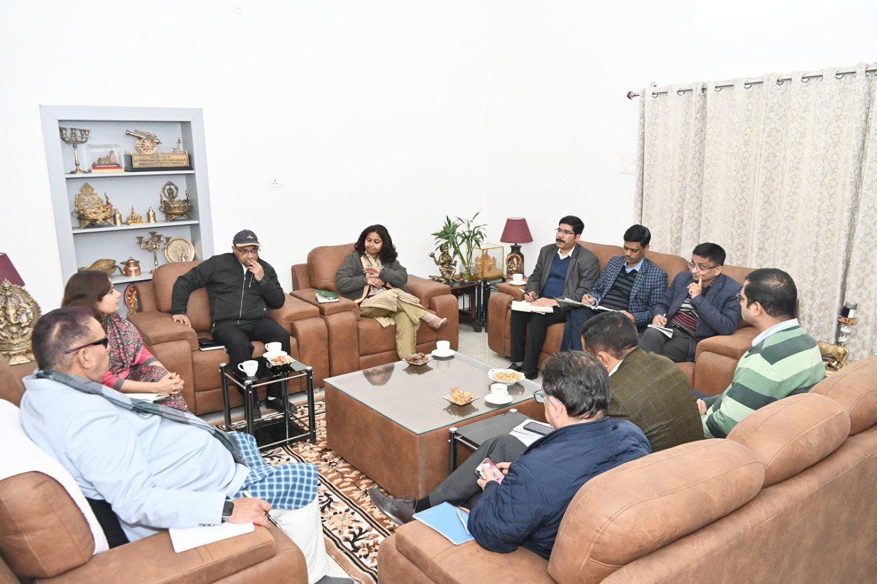 Minister Joshi took a meeting regarding the preparations for the state level Developed India Sankalp Yatra.
