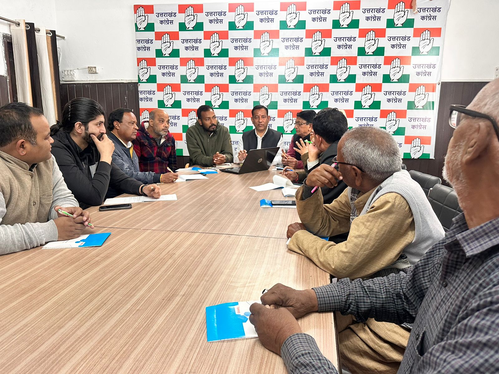 Discussion was held on the strategy to strengthen Congress at booth level.