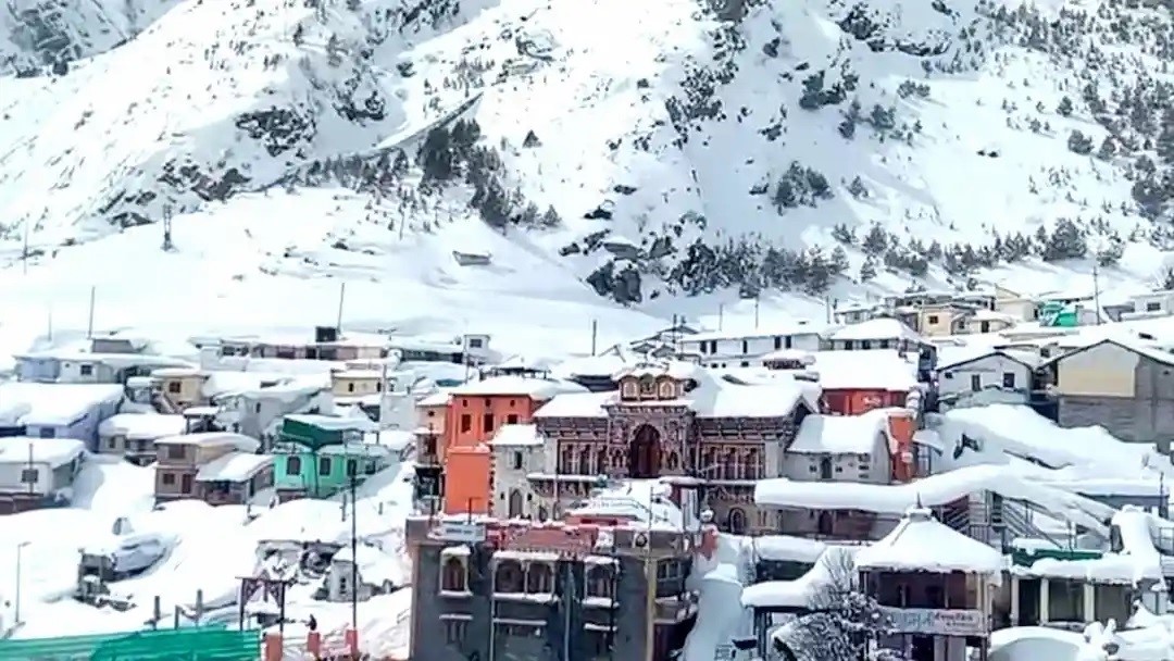Beautiful view of Badrinath after snowfall