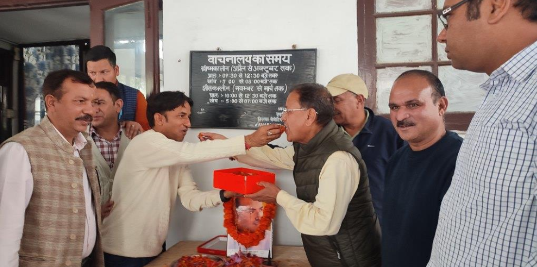 BJP Mussoorie Mandal celebrated the birthday of Dr. Syama Prasad Mukherjee by distributing sweets and pomp and show.