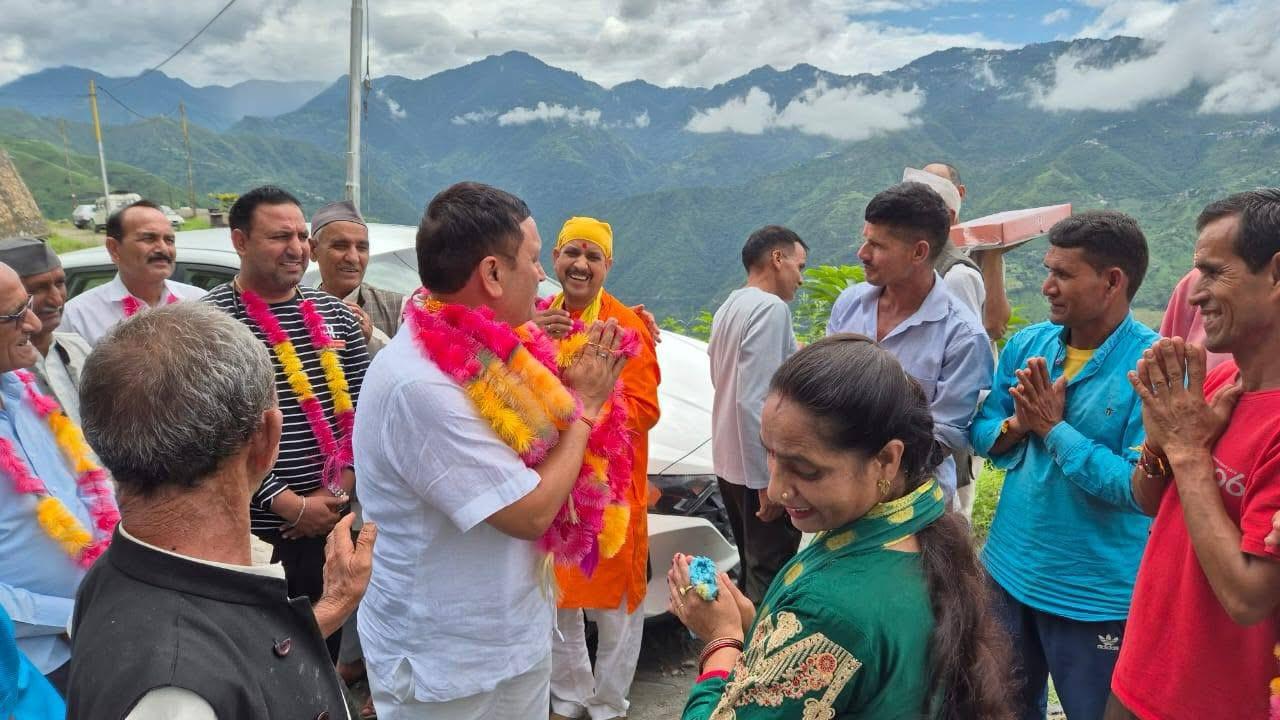 Civic felicitation program of Jot Singh Rawat, winning candidate of Zilla Panchayat Saratali Ward-14 continues